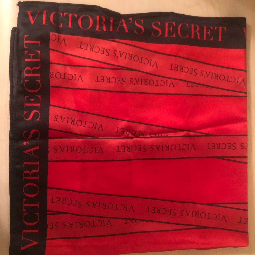 New Victoria’s Secret Red & Black  Fashionable Scarf